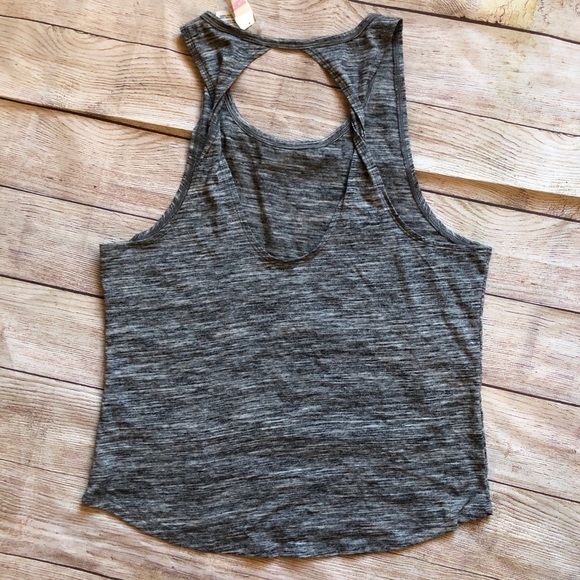 NWT VS Pink Tank - Picture 5 of 6